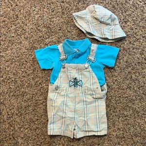 Overall outfit with matching hat